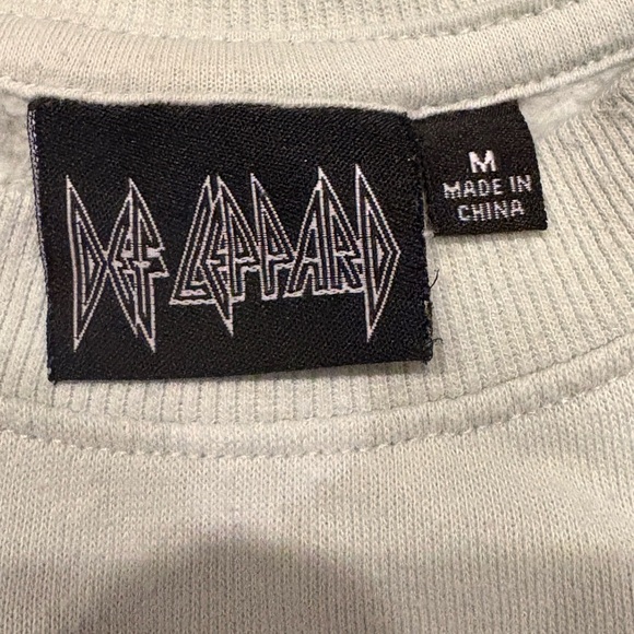 Def Leppard Graphic Sweatshirt - Picture 4 of 4